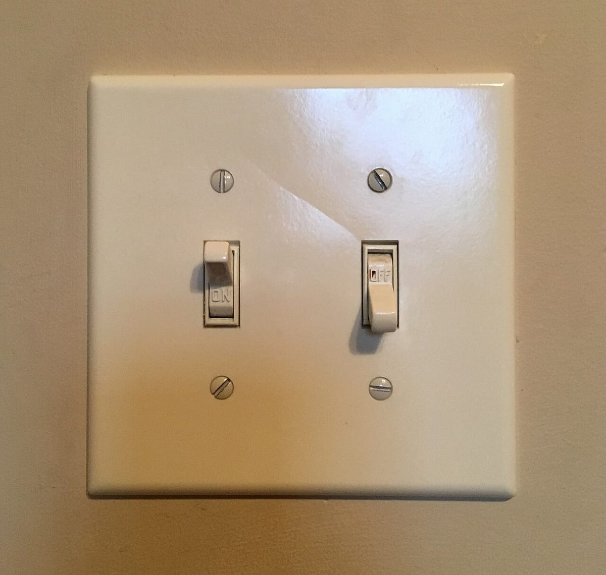 How to Replace a Light Switch Safely in 20 Minutes