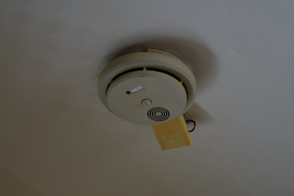 Smoke Detector Chirping? Why a New Battery Didn't Fix It
