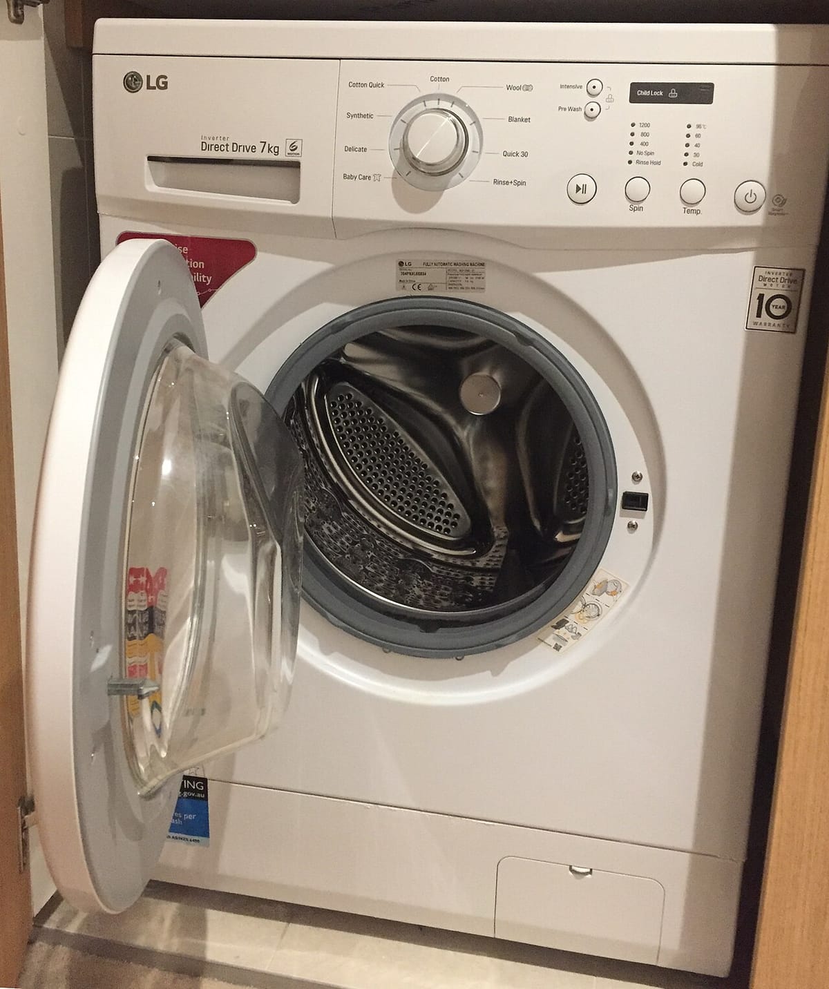 How to Stop a Washing Machine Shaking During Spin