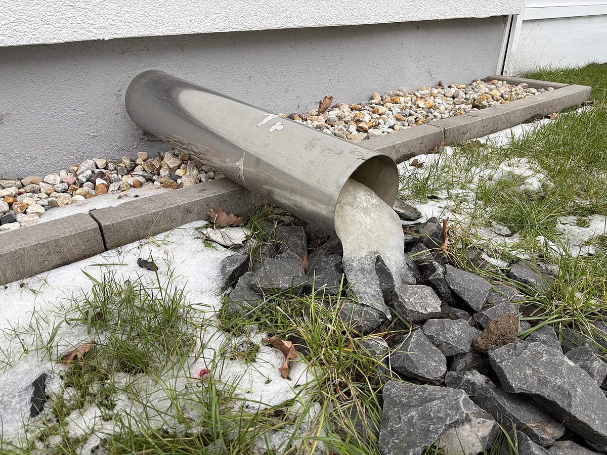 How to Thaw Frozen Pipes Safely Before They Burst