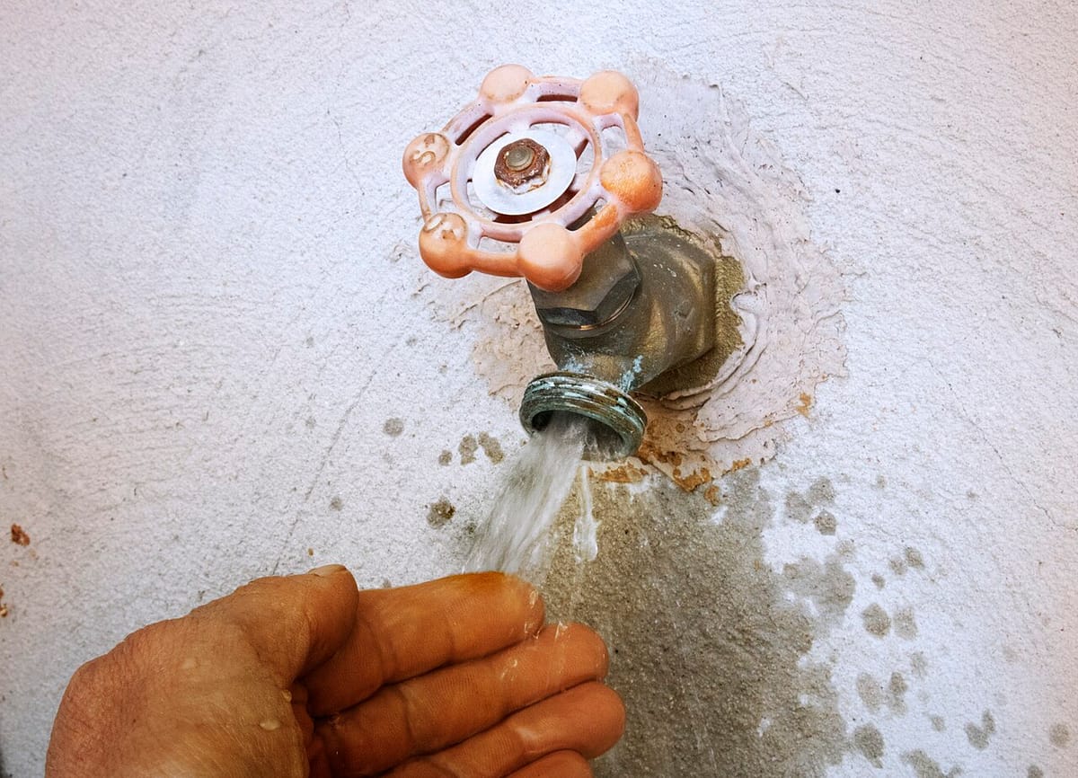 How to Winterize Outdoor Faucets Before the First Freeze